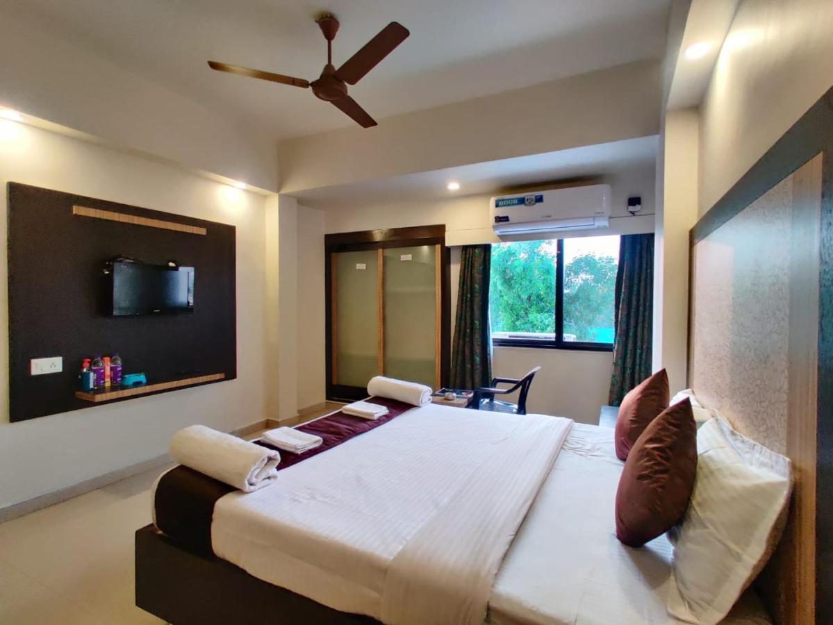 Hotel Ashwin Igatpuri, Pure Veg & Jain Food Eksteriør bilde