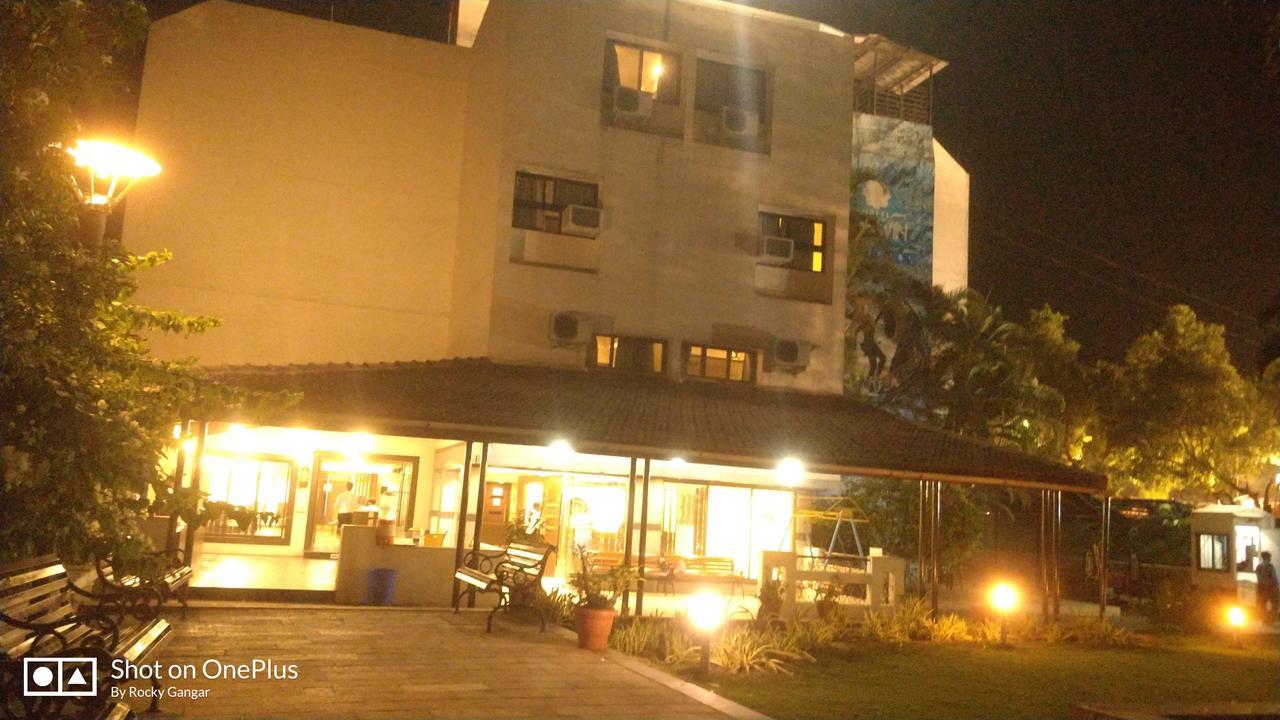 Hotel Ashwin Igatpuri, Pure Veg & Jain Food Eksteriør bilde